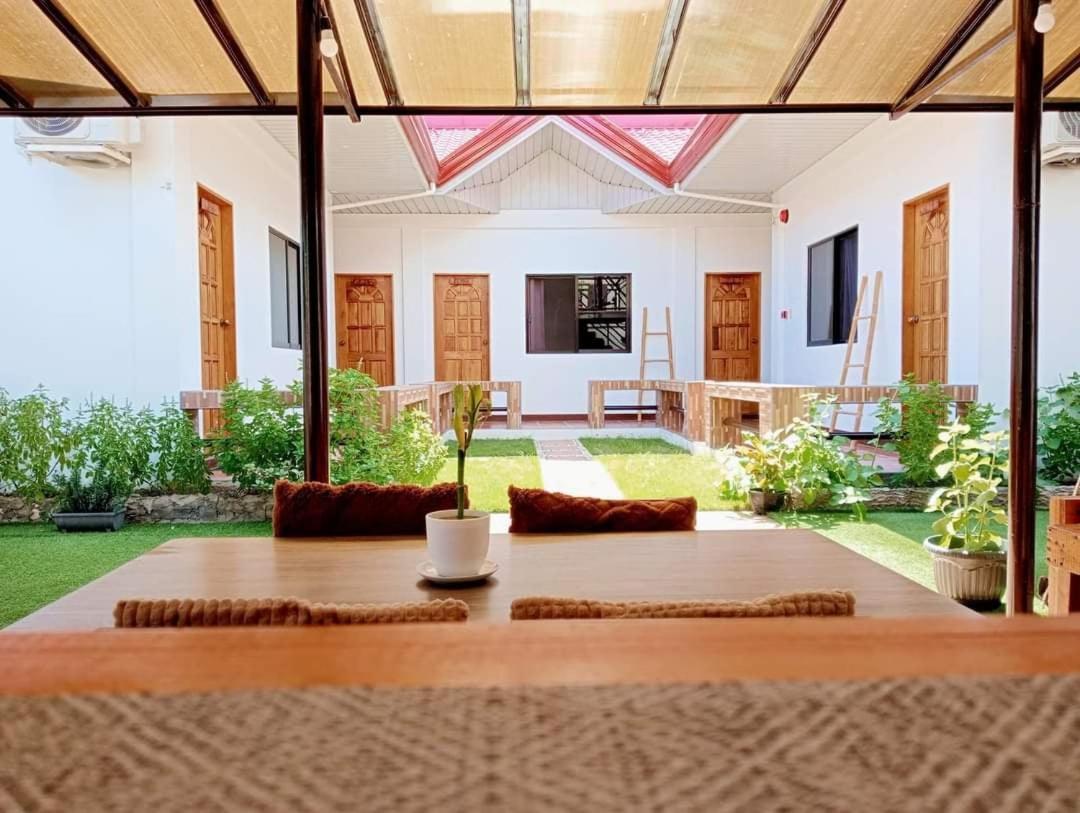 Casa Mia Inn Dauis Exterior photo